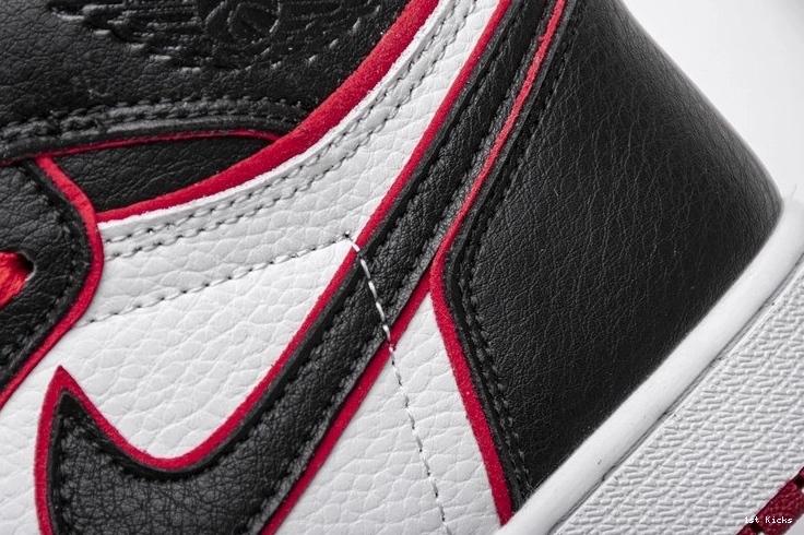 Retro Jordan  1 Bloodline High 555088-062 0501